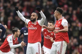 Lacazette (số 9) giúp Arsenal chiến thắng. (Nguồn: Daily Mail)
