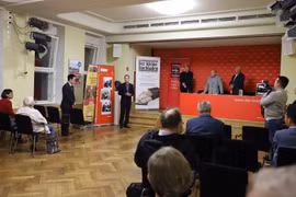 Quang cảnh lễ ra mắt cuốn sách 'Tiểu sử chính trị Hồ Chí Minh' của tác giả Hellmut Kapfenberger tại Berlin. (Ảnh: Mạnh Hùng/TTXVN)