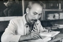 Di chúc Bác Hồ và gạch nối giữa hai thế hệ Việt Nam học