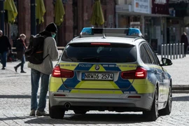 Tự ý đến viện dưỡng lão, bệnh viện hoặc nơi ở của người già, người vi phạm sẽ phải chịu mức tiền phạt lên tới 800 euro. (Ảnh minh họa: welt.de)