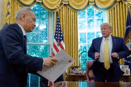 Tổng thống Mỹ Donald Trump và Phó Thủ tướng Trung Quốc Lưu Hạc sắp ký thỏa thuận thương mại “giai đoạn 1." (Nguồn: Reuters)