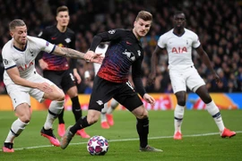 Tottennham (áo trắng) liệu có ngược dòng thành công trước Leipzig? (Nguồn: Getty Images)