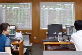 VN-Index xác lập “dấu son” 1.204,3 điểm, đạt đỉnh cao mọi thời đại vào ngày 9/4.(Ảnh minh họa. Nguồn/TTXVN)
