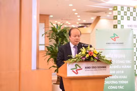 'Luật chứng khoán thế hệ mới sẽ nâng cao chất lượng và đưa thị trường chứng khoán trở thành kênh huy động vốn hiệu quả cho nền kinh tế.' (Nguồn: HNX) 