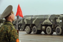 Tên lửa Iskander của Nga tại lễ duyệt binh ở Alabino, ngoại ô Moskva ngày 20/4/2010. (Nguồn: AFP/TTXVN)