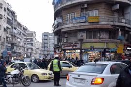 Cảnh yên bình của người dân Syria trên một tuyến phố ở Aleppo ngày 29/12. (Nguồn: EPA/TTXVN)