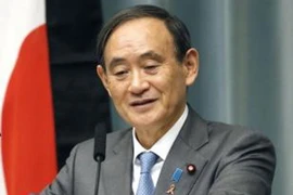 Chánh Văn phòng nội các Nhật Bản Yoshihide Suga tại cuộc họp báo ở Tokyo ngày 4/11. (Nguồn: Kyodo/TTXVN)
