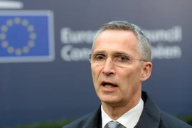 Tổng Thư ký NATO Jens Stoltenberg phát biểu trước báo giới tại Brussels, Bỉ ngày 6/12. (Nguồn: THX/TTXVN)