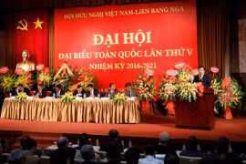 Phó Thủ tướng Trịnh Đình Dũng phát biểu. (Ảnh: An Đăng/TTXVN)