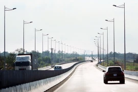 Một đoạn trên tuyến đường cao tốc Thành phố Hồ Chí Minh-Long Thành-Dầu Giây. (Ảnh: Tràng Dương/TTXVN)