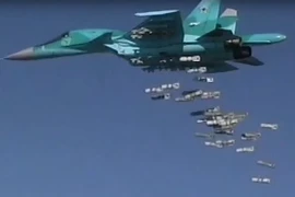 Máy bay Sukhoi Su-34 của Nga tại căn cứ không quân Hamedan, Iran, chuẩn bị tiến hành vụ không kích nhằm vào các mục tiêu IS tại Deir ez-Zor, Syria ngày 18/8. (Nguồn: EPA/TTXVN)