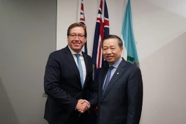 Thượng tướng Tô Lâm, Ủy viên Bộ Chính trị, Bộ trưởng Bộ Công an tiếp ông Troy Grant, Bộ trưởng Tư pháp và Cảnh sát, Nghệ thuật và Thể thao bang New South Wales. (Ảnh: Khánh Linh/TTXVN)
