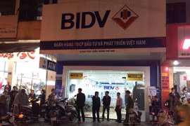 Chi nhánh ngân hàng BIDV bị cướp. (Ảnh Hồ Cầu/TTXVN)