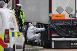 Từ vụ phát hiện 39 thi thể trong container: Hé lộ thủ đoạn buôn người