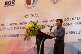 Phó Chủ tịch Ủy ban Nhân dân tỉnh Cà Mau Lê Văn Sử phát biểu tại hội thảo. (Ảnh: Huỳnh Thế Anh/TTXVN)