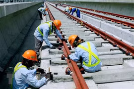 Trên công trường thi công tuyến metro số 1 Bến Thành-Suối Tiên. (Nguồn: TTXVN)