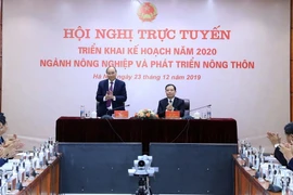 Thủ tướng Nguyễn Xuân Phúc dự Hội nghị trực tuyến triển khai kế hoạch năm 2020 của ngành Nông nghiệp và Phát triển nông thôn. (Ảnh: Thống Nhất/TTXVN)