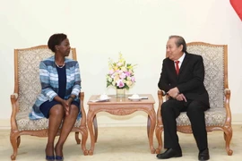 Phó Thủ tướng Thường trực Trương Hòa Bình tiếp bà Louise Mushikiwabo, Tổng Thư ký Tổ chức quốc tế Pháp ngữ. (Ảnh: Doãn Tấn/TTXVN)
