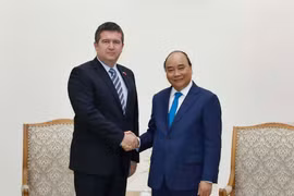 Thủ tướng Nguyễn Xuân Phúc tiếp Phó Thủ tướng, Bộ trưởng Nội vụ Cộng hòa Séc Jan Hamacek. (Ảnh: Thống Nhất/TTXVN)