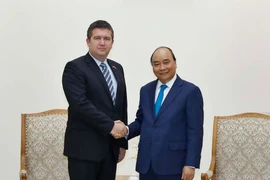 Thủ tướng Nguyễn Xuân Phúc tiếp Phó Thủ tướng, Bộ trưởng Nội vụ Cộng hòa Séc Jan Hamacek. (Ảnh: Thống Nhất/TTXVN)