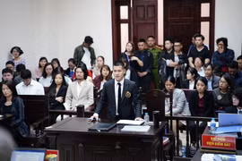 Đạo diễn Nguyễn Việt Tú tại phiên tòa. (Ảnh: Kim Anh/Vietnam+)