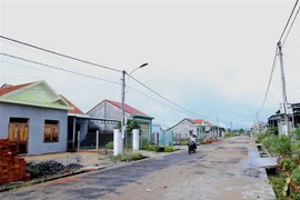 Khu tái định cư thuộc Dự án bố trí, sắp xếp dân cư vùng thiên tai sạt lở dọc sông Ba có tổng diện tích 4,8ha tại thị trấn Củng Sơn, huyện Sơn Hòa. (Ảnh: Vũ Sinh/TTXVN)