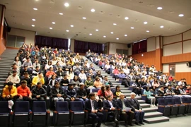 Rất đông học viên Việt Nam học tại Đại học Incheon. (Ảnh: Mạnh Hùng/Vietnam+)