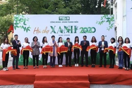 Lễ cắt băng khai mạc Hội chợ Xanh 2020. (Ảnh: Minh Quyết/TTXVN)