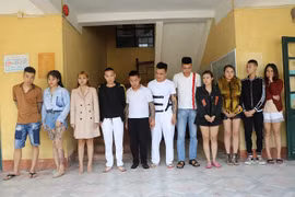 Nhóm đối tượng thuê biệt thự để tổ chức sử dụng trái phép chất ma túy. (Nguồn: Công an tỉnh Vĩnh Phúc)
