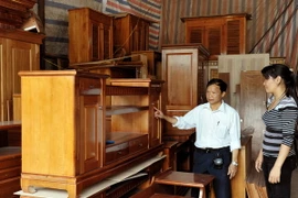 Sản phẩm đồ gỗ nội thất của một doanh nghiệp. (Ảnh minh họa: Thanh hà/TTXVN)