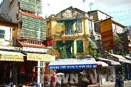 Phố Hàng Đào. (Ảnh Trọng Đạt/TTXVN)