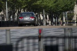 Con gái ông Obama bị “săn đuổi,” Nhà Trắng phải đóng cửa