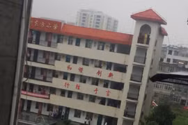 Trung Quốc: Ông bố vào trường đâm chém vì con không được đi học