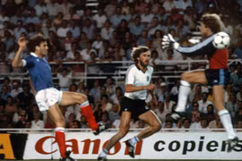 Trích đoạn trận chiến "kinh hoàng" Đức-Pháp ở Espana'82