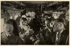 Phát hiện những bức ảnh cực hiếm về Hitler khi còn trẻ