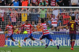 Granada quật đổ Barca, Arsenal vào chung kết FA