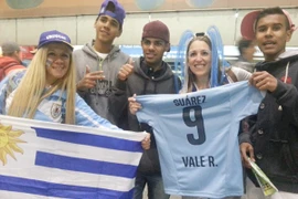 Luis Suarez được CĐV Uruguay yêu quý vì anh là người thường