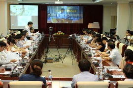 Hội thảo thí điểm mô hình tập huấn qua mạng cho giáo viên về phương pháp “bàn tay nặn bột” (Nguồn: TTXVN)