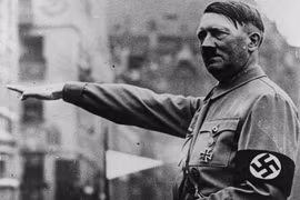 FBI điều tra vụ "Hitler dùng tàu ngầm trốn sang Argentina"