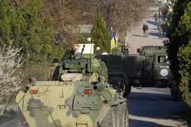 Tự vệ Crimea nổ súng chiếm căn cứ Belbek của Ukraine