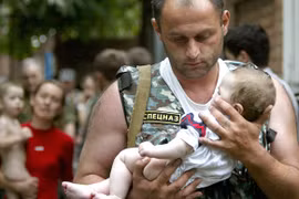 Bé gái trong vụ khủng bố Beslan gặp lại ân nhân sau 10 năm