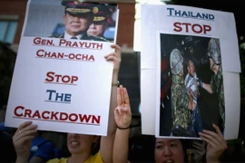 Năm sinh viên Thái Lan bị bắt vì giơ tay chào kiểu "Hunger Games"