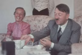 Người giúp việc của Adolf Hitler tiết lộ đời tư trùm phátxít
