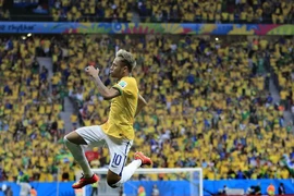 Đồ họa 3D cú đúp của Neymar trong trận Brazil hạ Cameroon