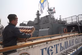 Nghi án tàu Ukraine lộ vở trá hàng Nga vì cài thiết bị NATO