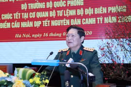 Bộ trưởng Bộ Quốc phòng Ngô Xuân Lịch phát biểu, chúc Tết lực lượng Bộ đội Biên phòng. (Ảnh: Lâm Khánh/TTXVN)
