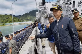 Tổng thống Indonesia Joko Widodo thăm quần đảo Natuna. (Nguồn: AFP)