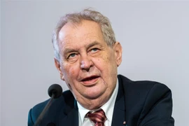 Tổng thống CH SécMilos Zeman trong cuộc họp báo tại Vienna khi có chuyến thăm tới Áo, ngày 10/6/2021. (Ảnh: AFP/TTXVN)