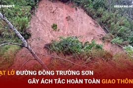 [Video] Sạt lở đường Đông Trường Sơn gây ách tắc hoàn toàn giao thông