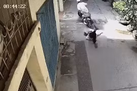 [Video] Hà Nội: Tên cướp táo tợn giật dây chuyền của người đi bộ 